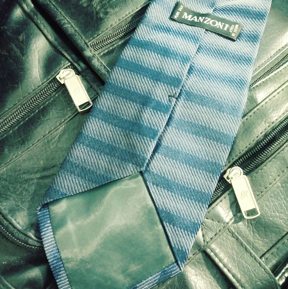 Manzoni Silk Tie From ITALY. - Picture 1 of 3